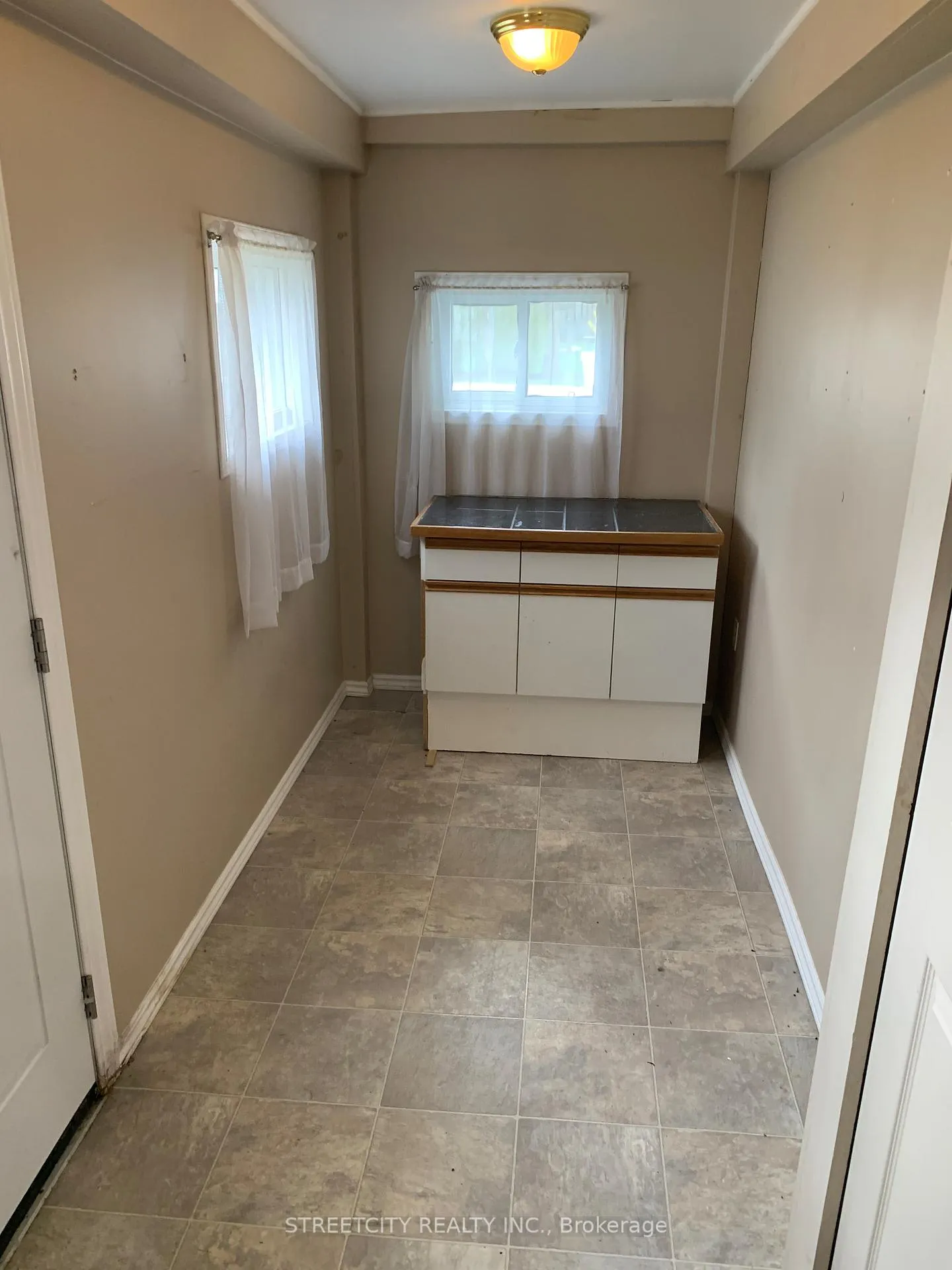 Photo 14 of 263 King Street N, Southwest Middlesex, Glencoe — HOMEH
