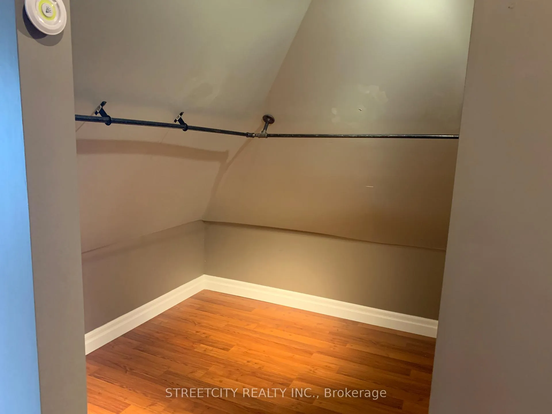 Photo 20 of 263 King Street N, Southwest Middlesex, Glencoe — HOMEH