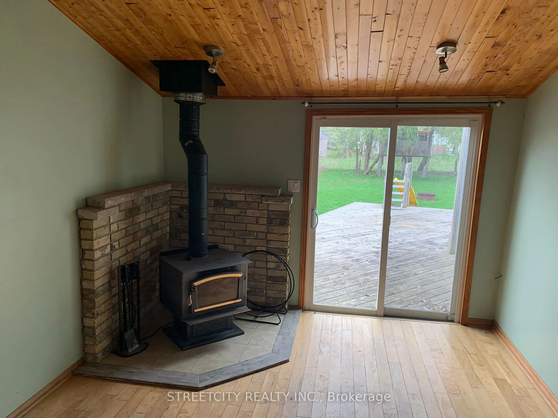 Photo 26 of 263 King Street N, Southwest Middlesex, Glencoe — HOMEH