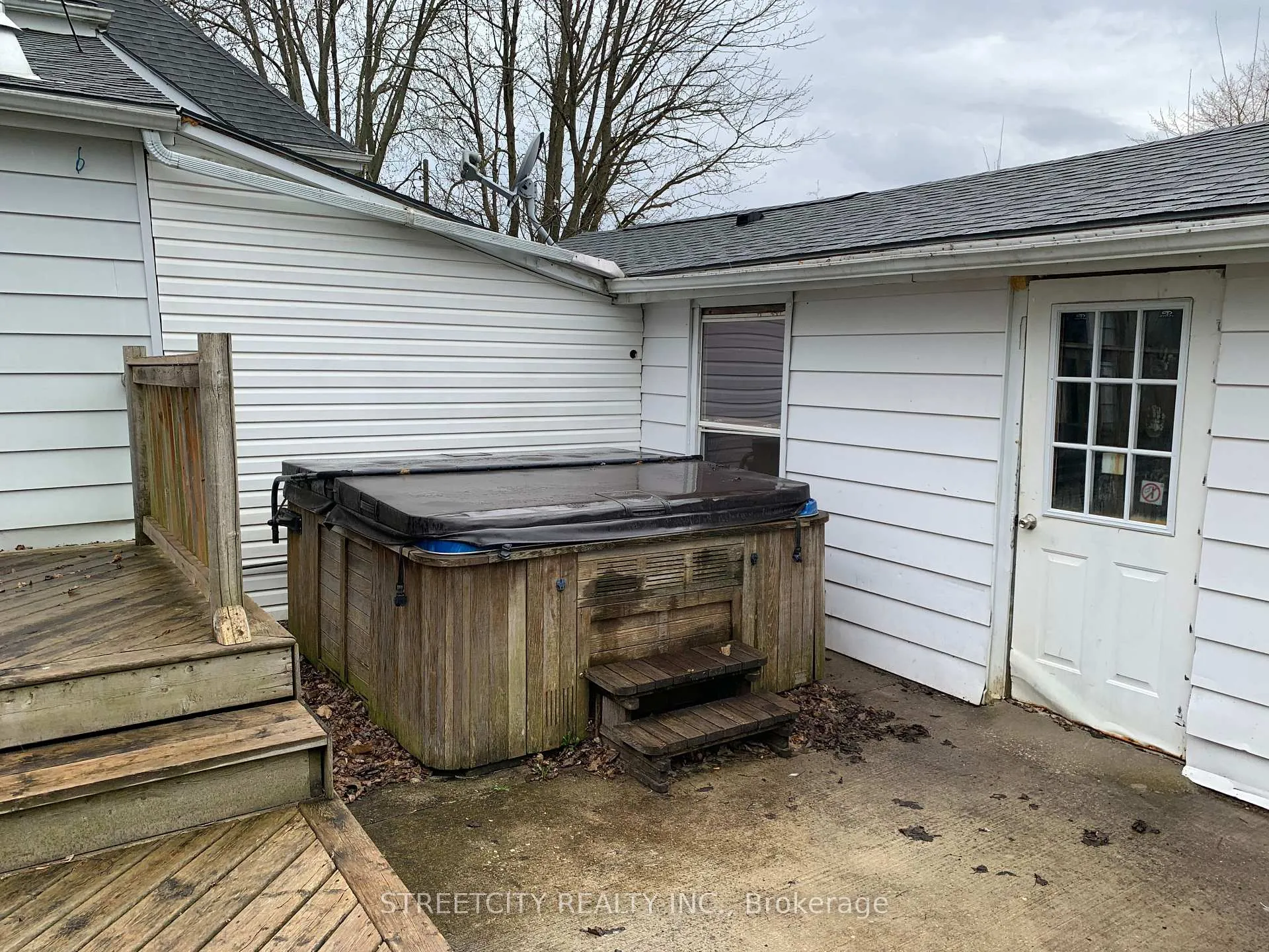 Photo 34 of 263 King Street N, Southwest Middlesex, Glencoe — HOMEH