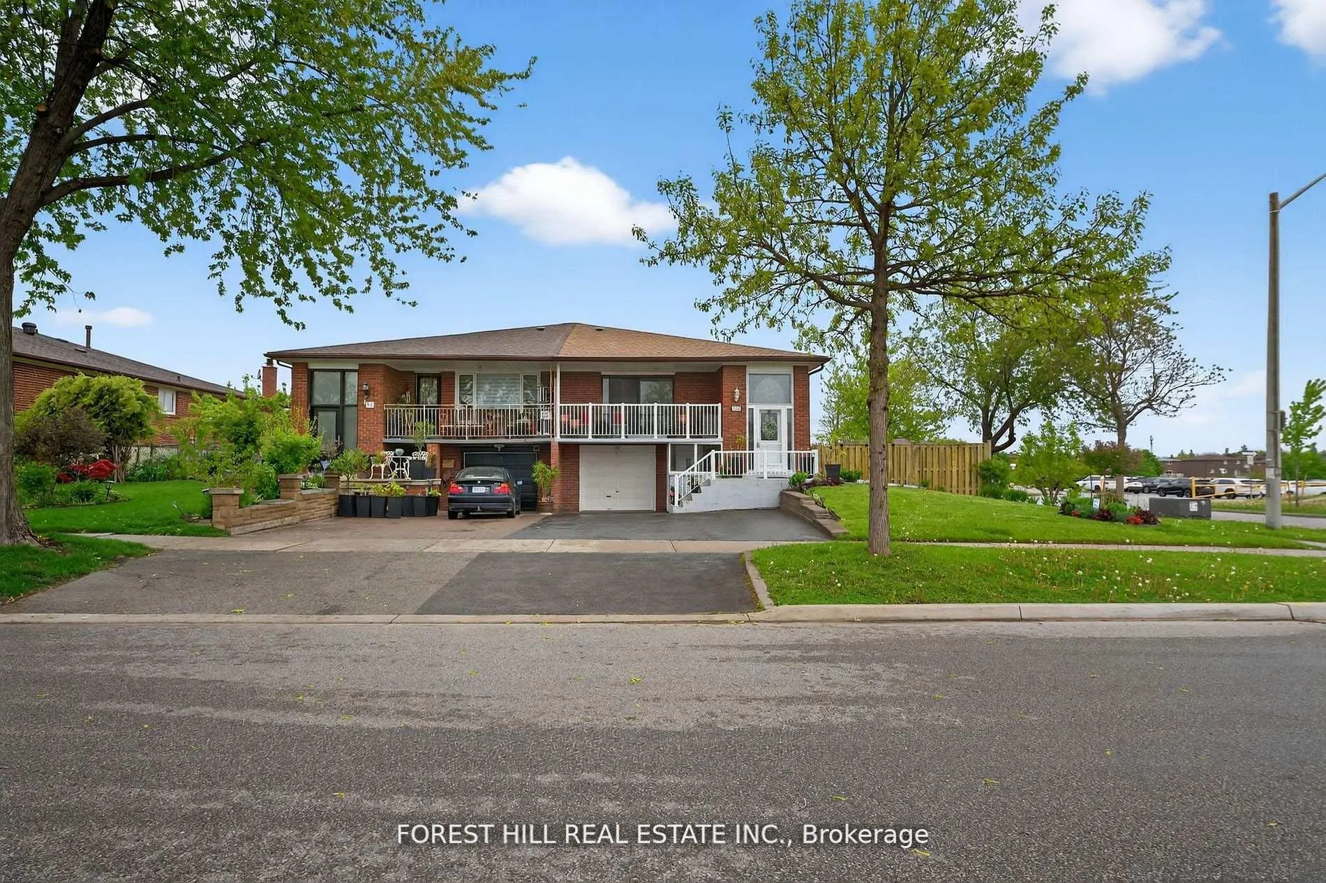 Photo 3 of 100 Andrew Park, Vaughan, West Woodbridge — HOMEH