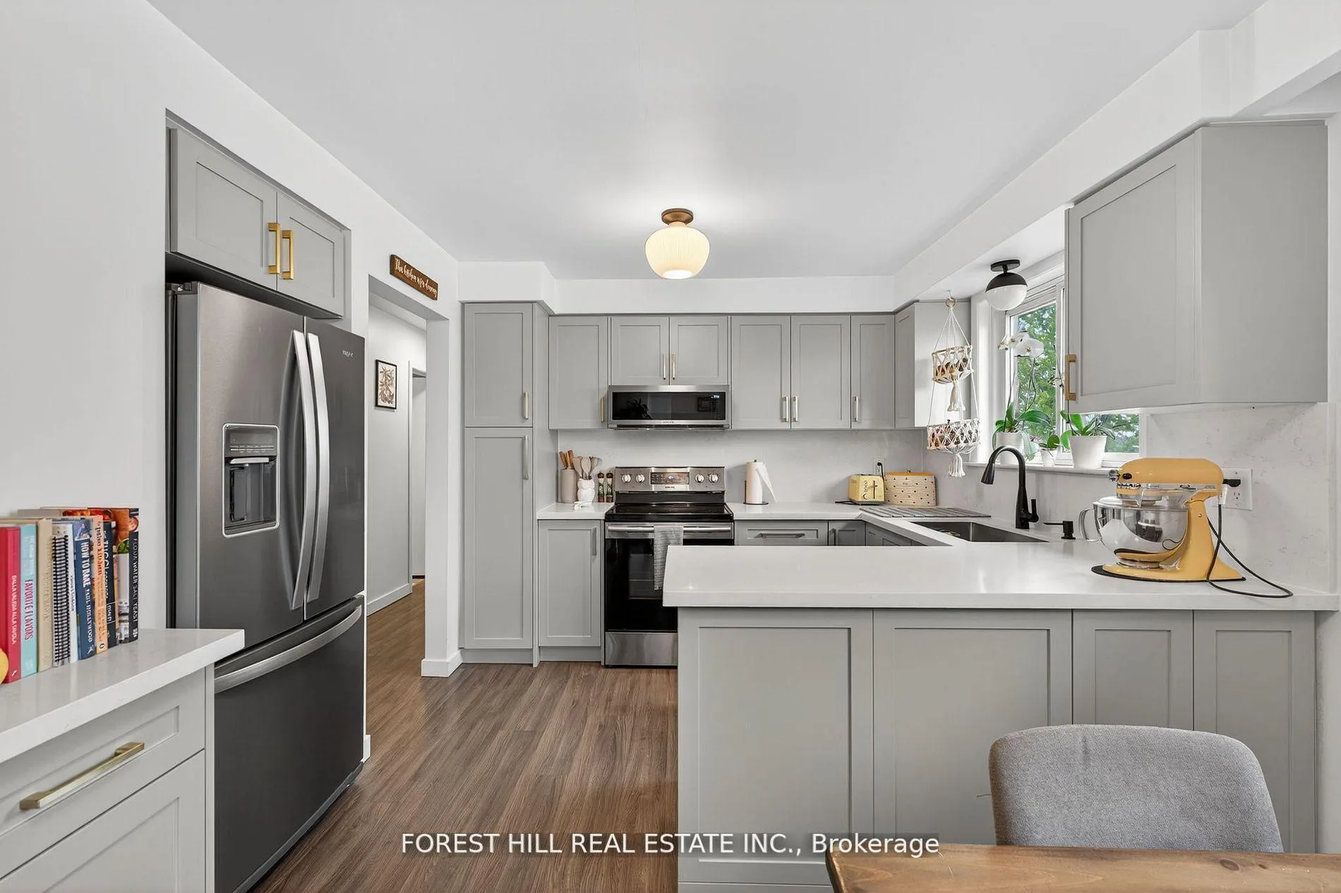 Photo 16 of 100 Andrew Park, Vaughan, West Woodbridge — HOMEH
