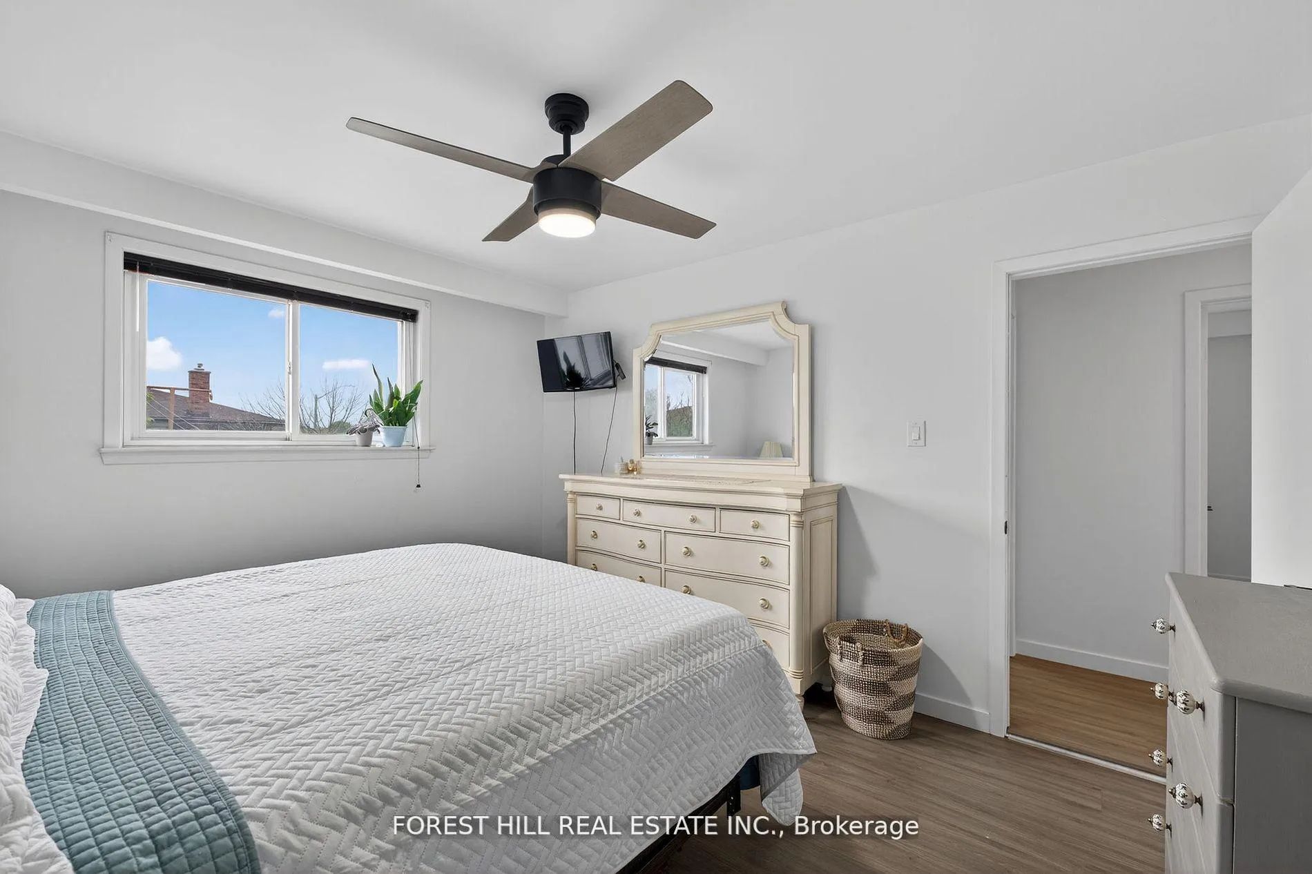 Photo 22 of 100 Andrew Park, Vaughan, West Woodbridge — HOMEH