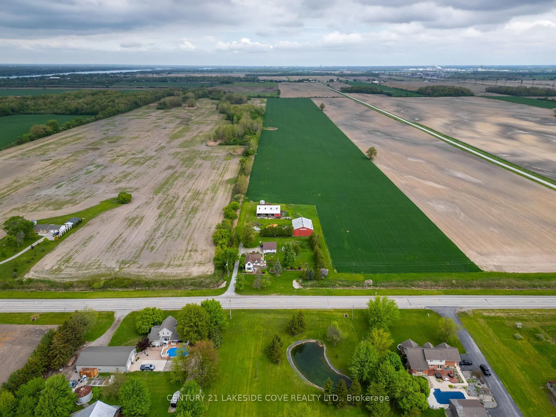 Photo 5 of 268 Courtright Line, St. Clair — HOMEH