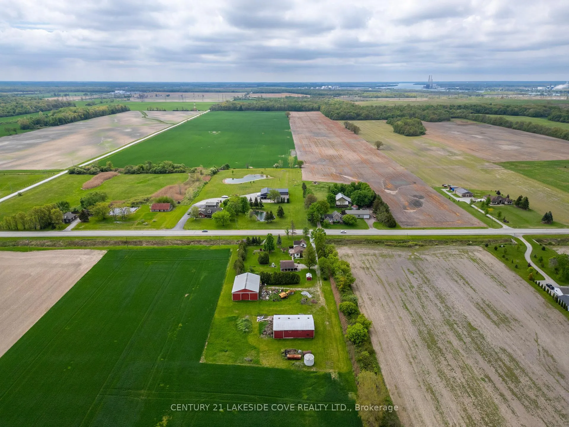 Photo 8 of 268 Courtright Line, St. Clair — HOMEH