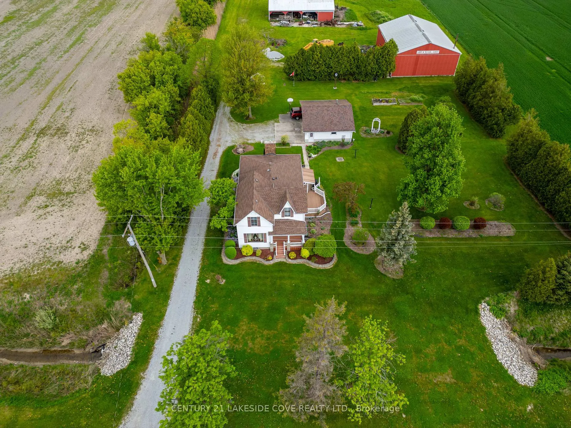 Photo 9 of 268 Courtright Line, St. Clair — HOMEH