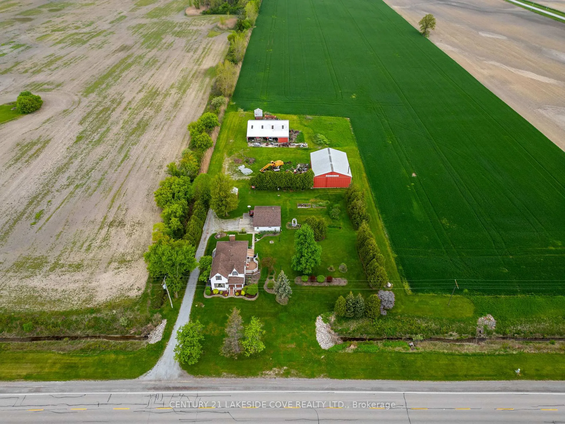 Photo 13 of 268 Courtright Line, St. Clair — HOMEH