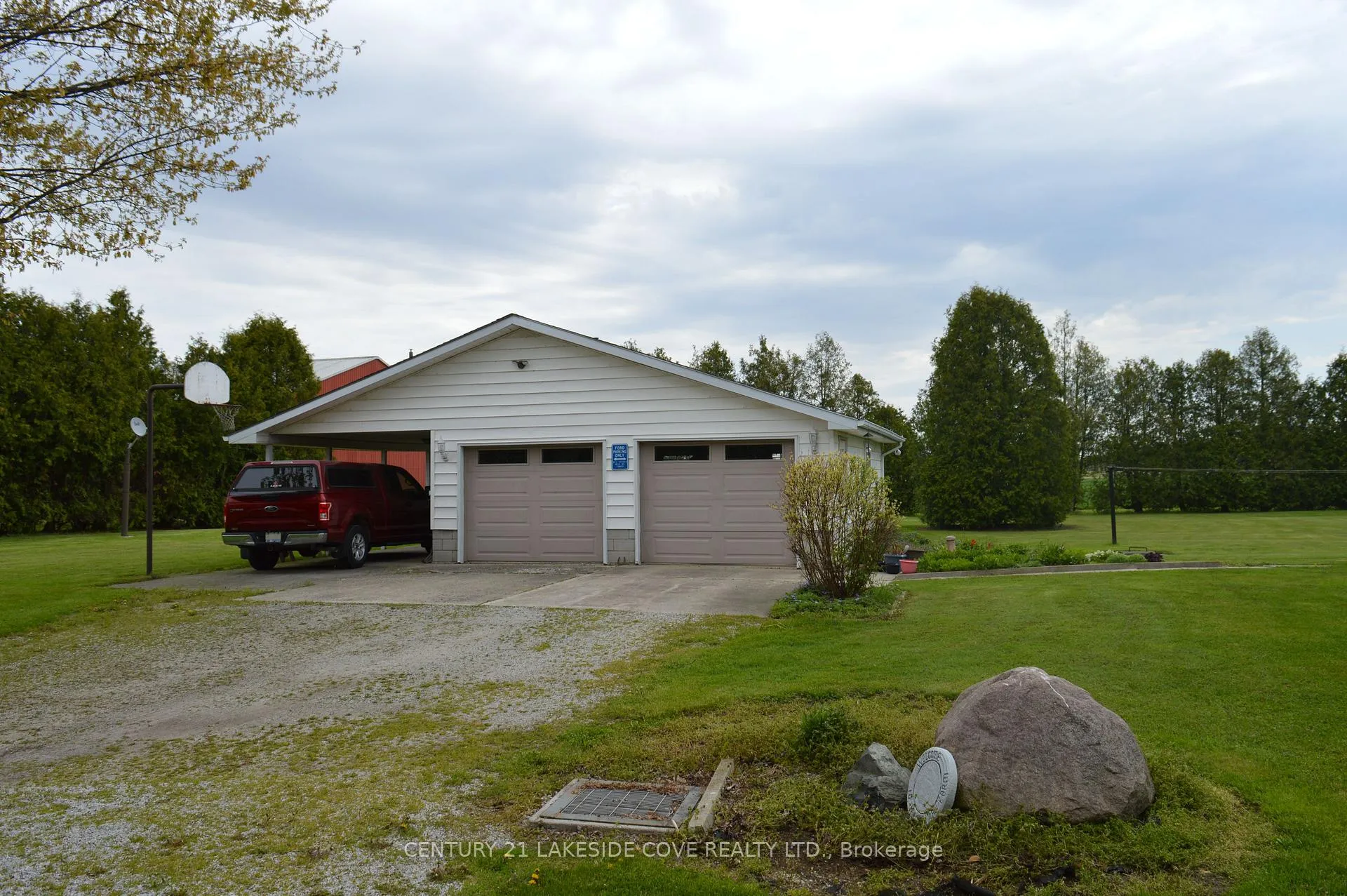 Photo 19 of 268 Courtright Line, St. Clair — HOMEH