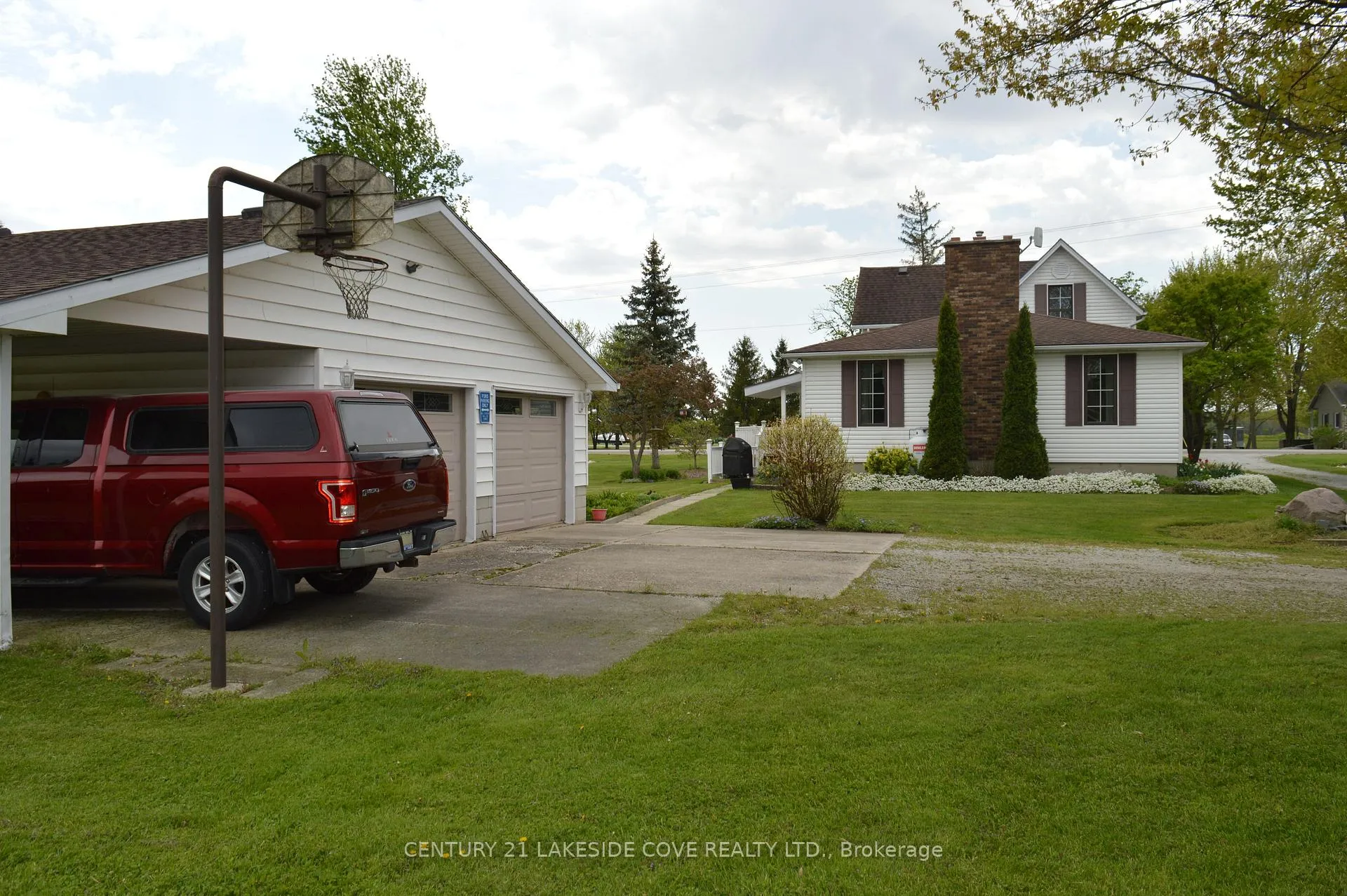 Photo 20 of 268 Courtright Line, St. Clair — HOMEH