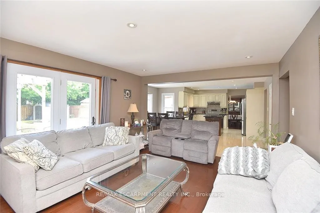 Photo 12 of 3 Suter Crescent, Hamilton, Dundas — HOMEH