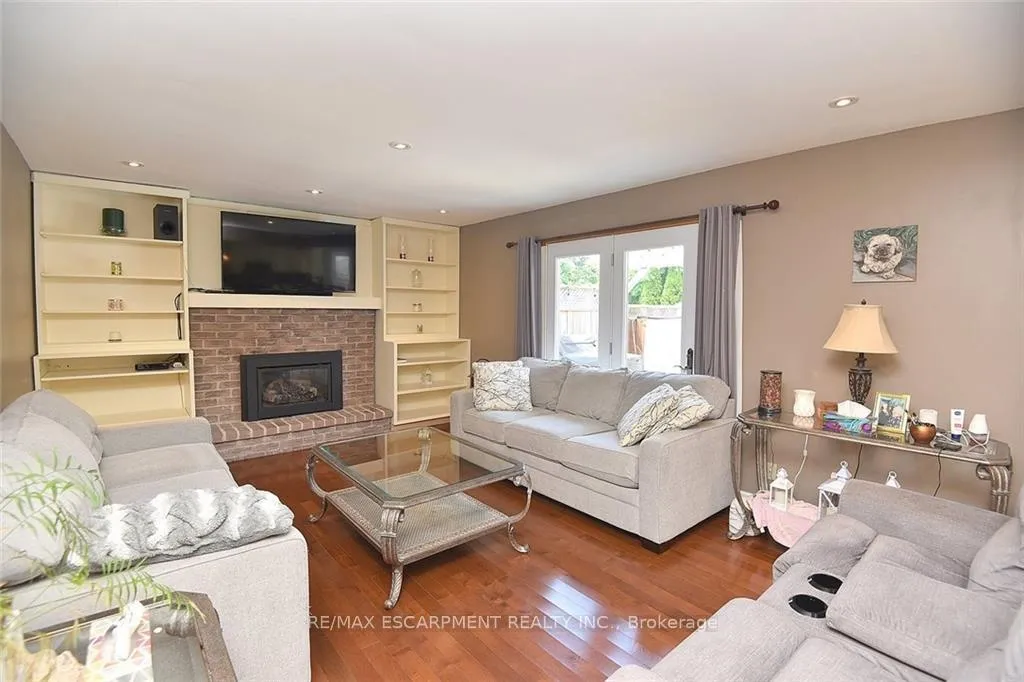 Photo 16 of 3 Suter Crescent, Hamilton, Dundas — HOMEH
