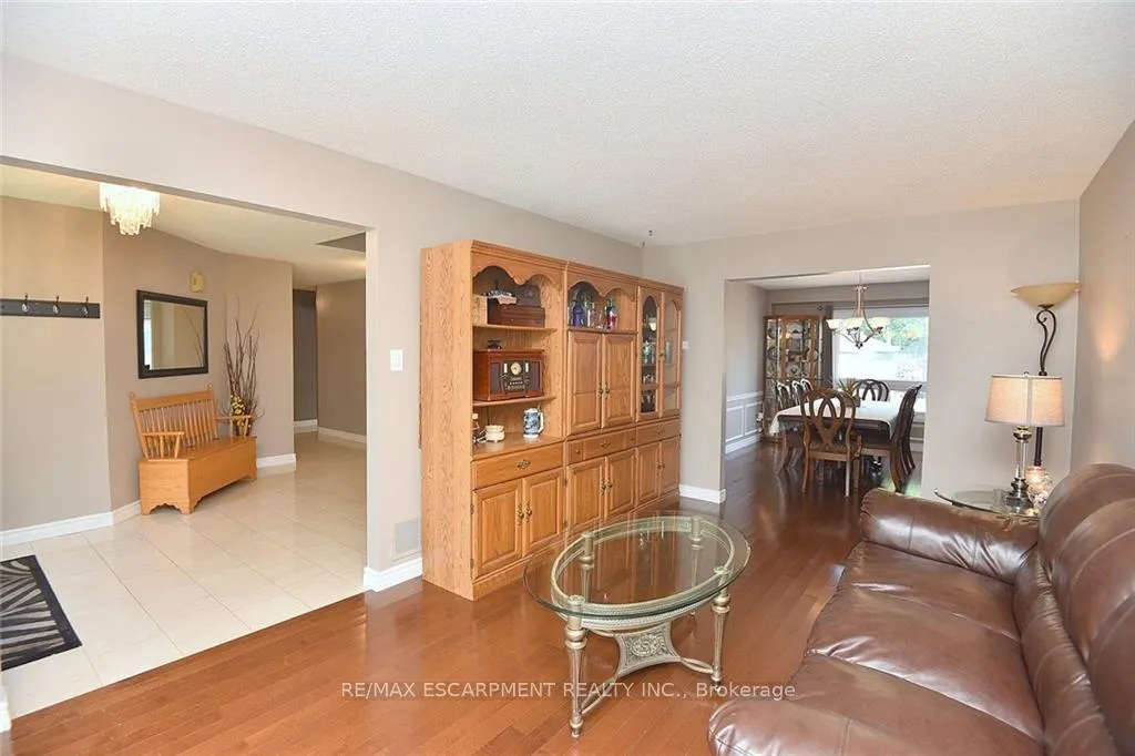 Photo 18 of 3 Suter Crescent, Hamilton, Dundas — HOMEH