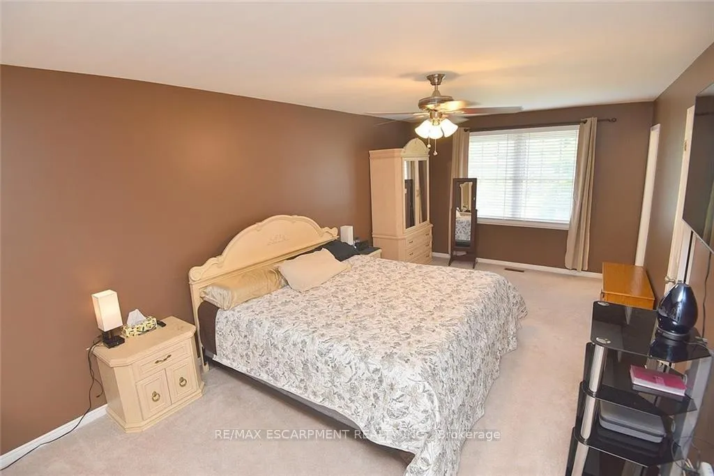 Photo 22 of 3 Suter Crescent, Hamilton, Dundas — HOMEH