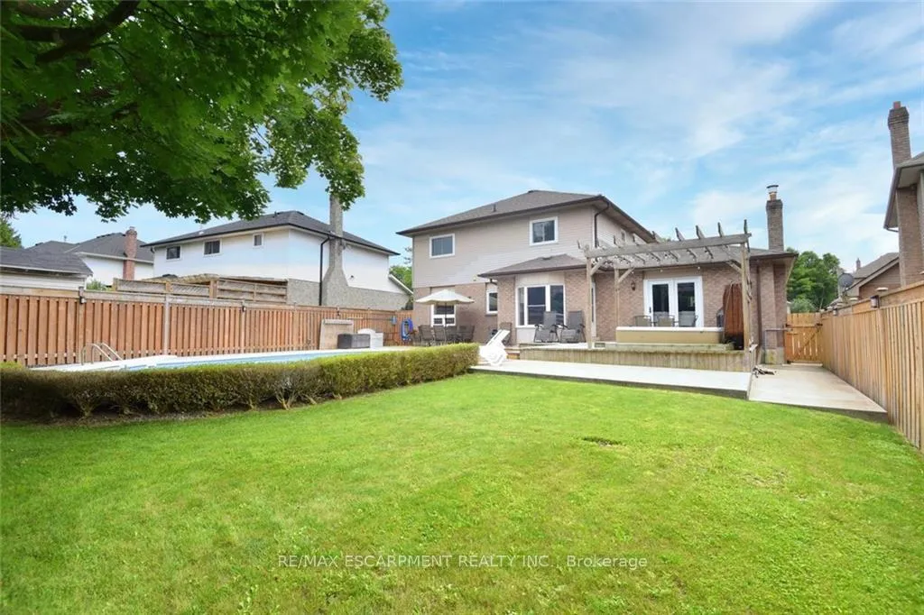 Photo 46 of 3 Suter Crescent, Hamilton, Dundas — HOMEH