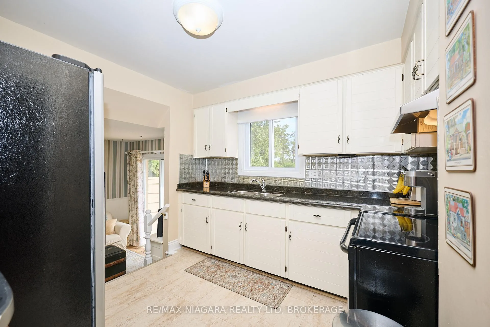 Photo 6 of 12 Lampman Crescent, Thorold, Confederation Heights — HOMEH
