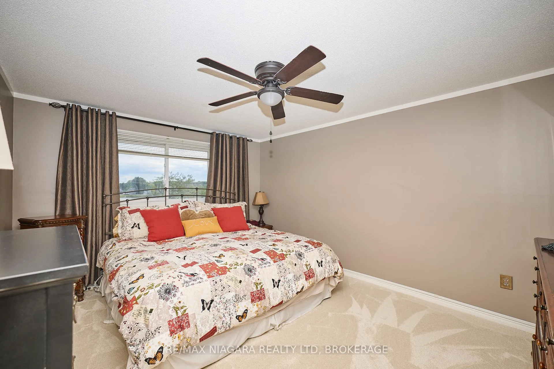 Photo 16 of 12 Lampman Crescent, Thorold, Confederation Heights — HOMEH