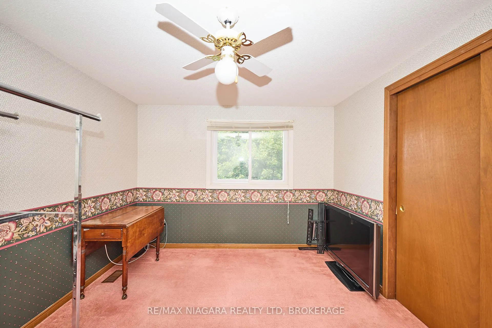 Photo 17 of 12 Lampman Crescent, Thorold, Confederation Heights — HOMEH