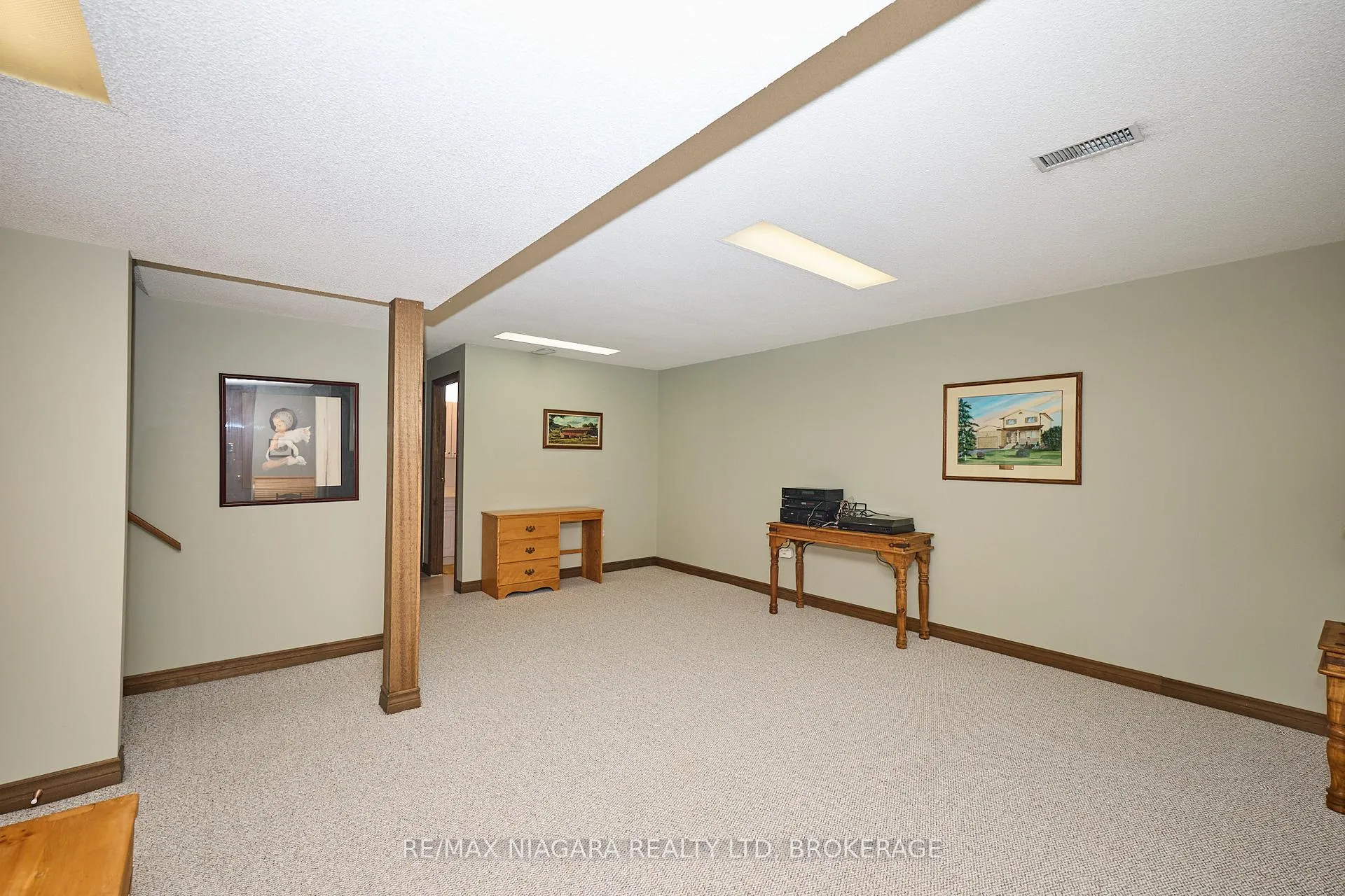 Photo 20 of 12 Lampman Crescent, Thorold, Confederation Heights — HOMEH