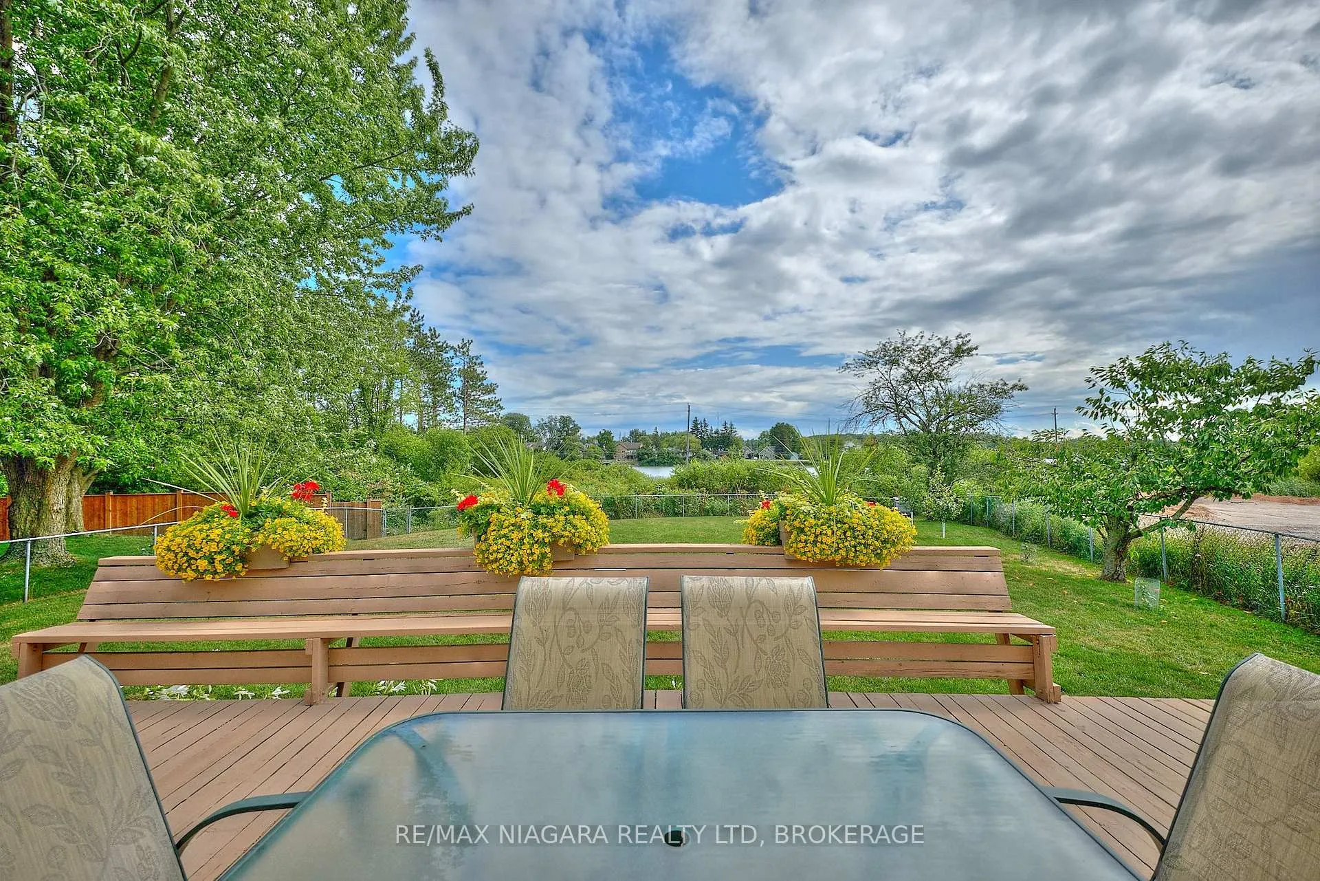 Photo 24 of 12 Lampman Crescent, Thorold, Confederation Heights — HOMEH