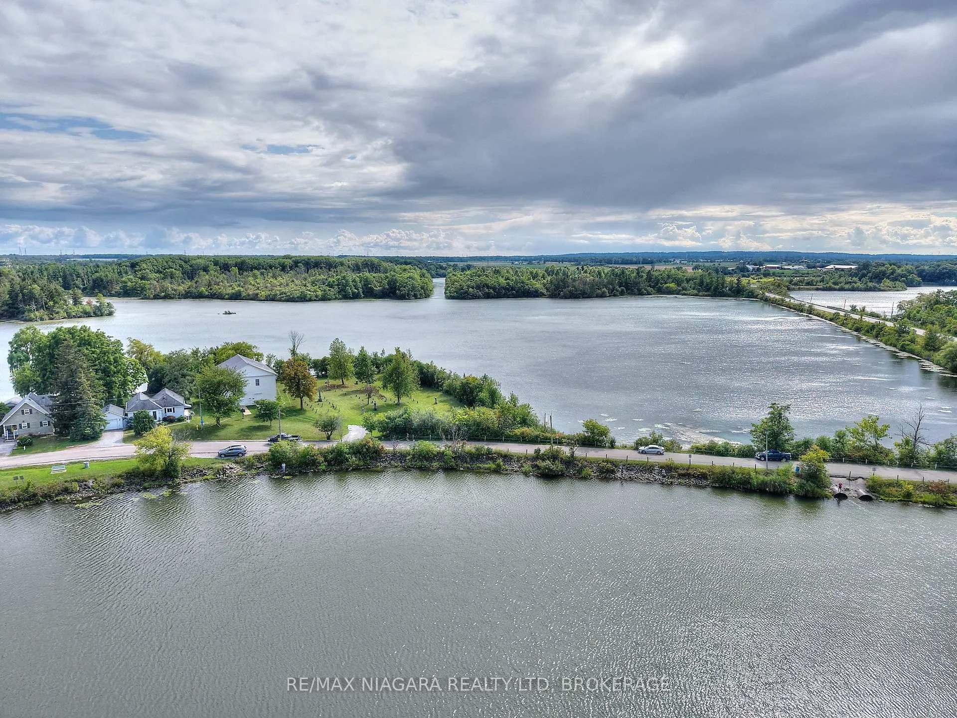 Photo 27 of 12 Lampman Crescent, Thorold, Confederation Heights — HOMEH
