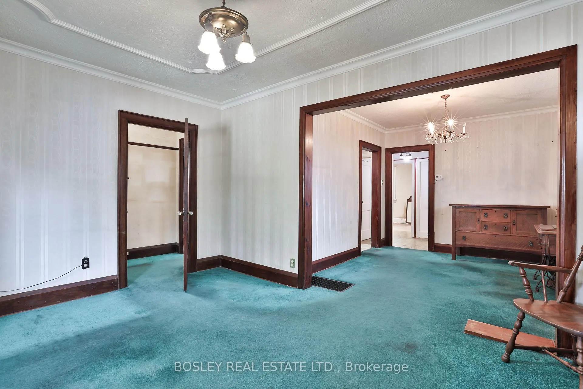 Photo 6 of 15 Whitewood Road, Toronto, Mount Pleasant East — HOMEH