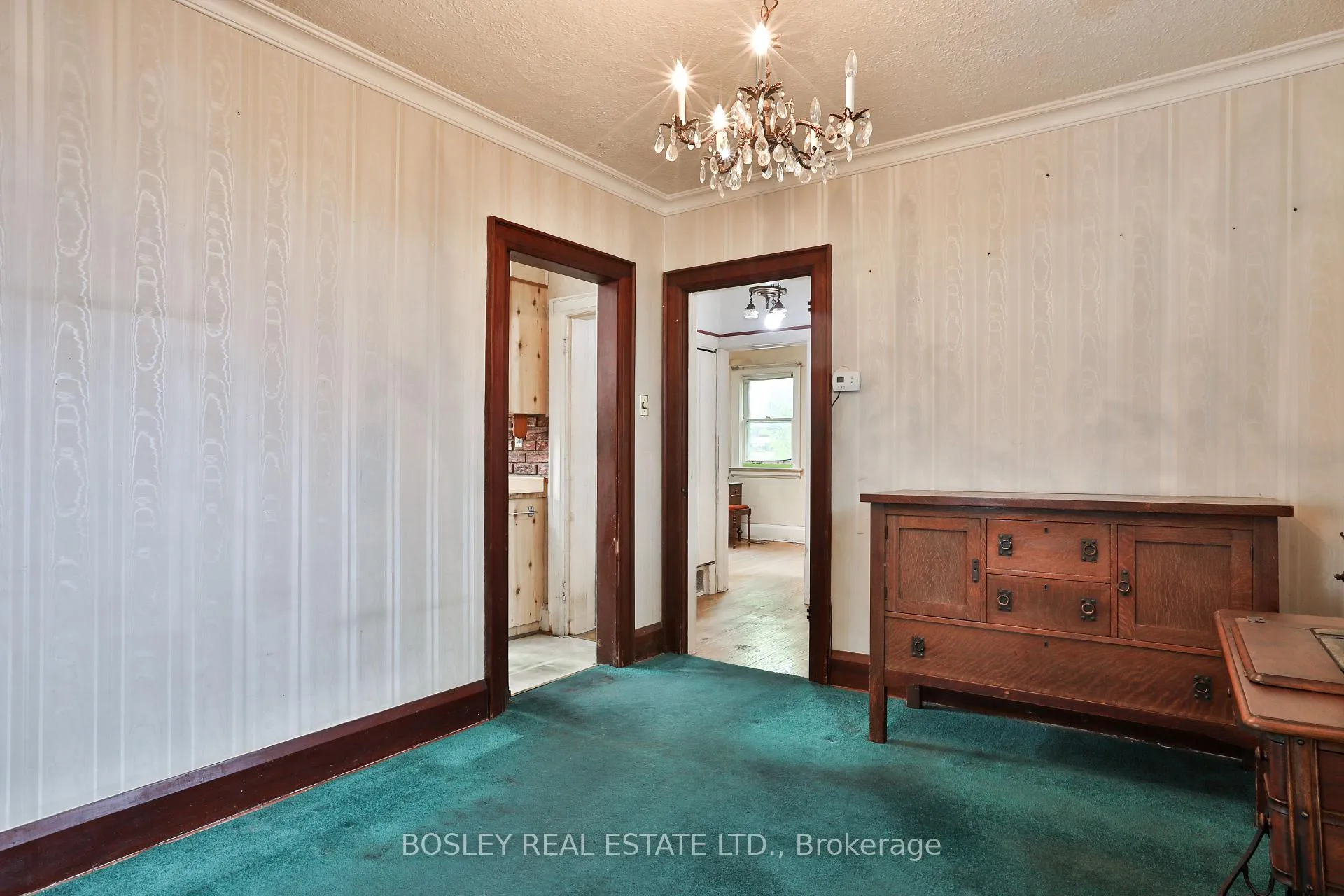 Photo 8 of 15 Whitewood Road, Toronto, Mount Pleasant East — HOMEH
