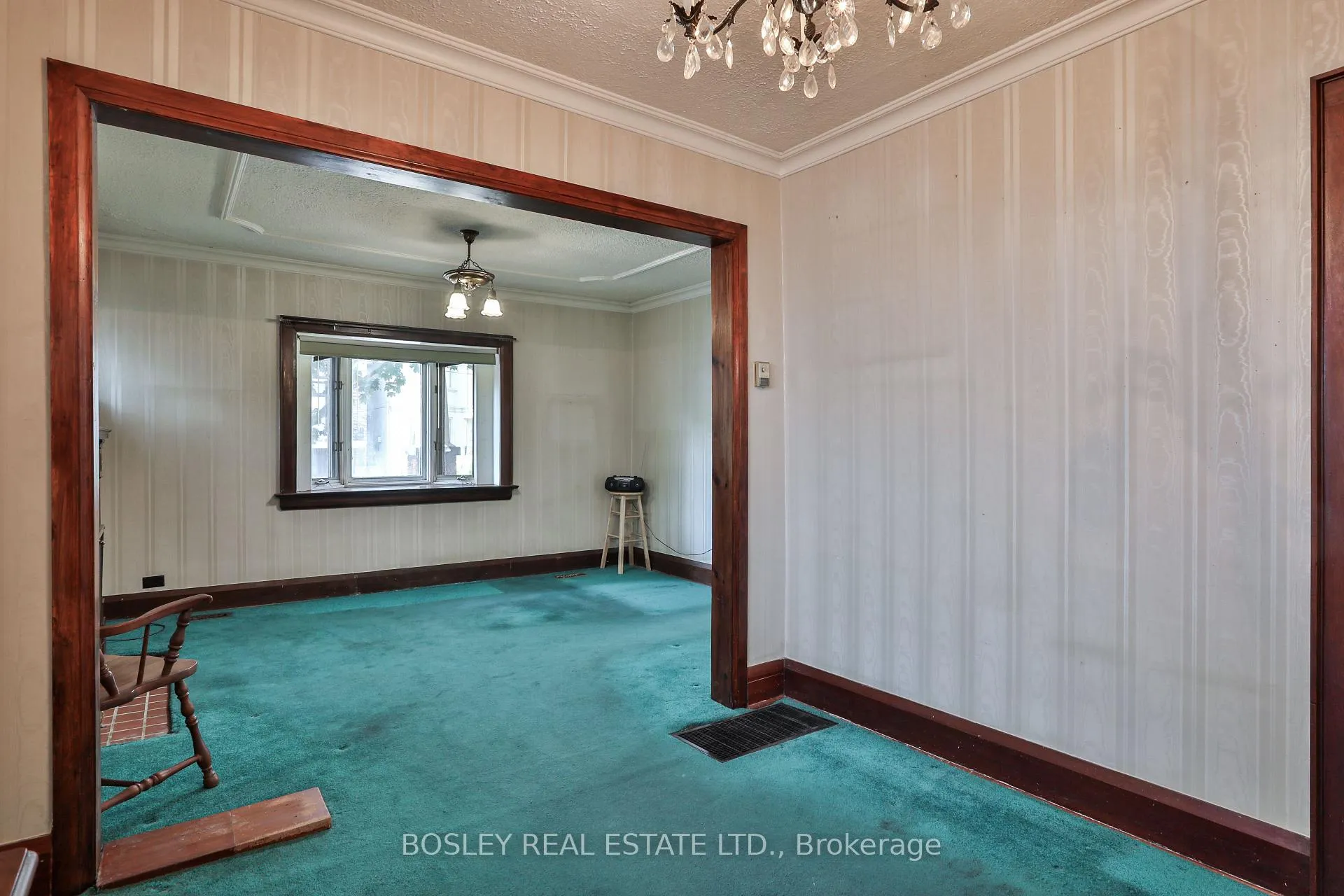 Photo 9 of 15 Whitewood Road, Toronto, Mount Pleasant East — HOMEH
