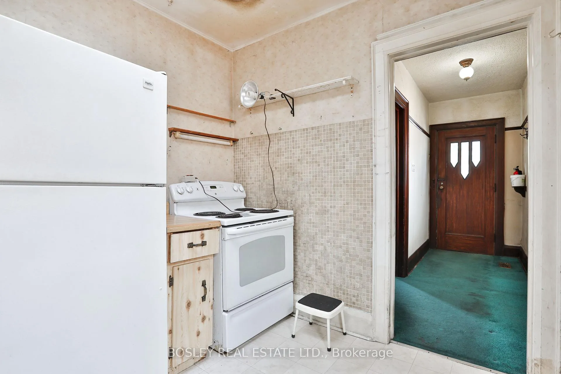 Photo 11 of 15 Whitewood Road, Toronto, Mount Pleasant East — HOMEH