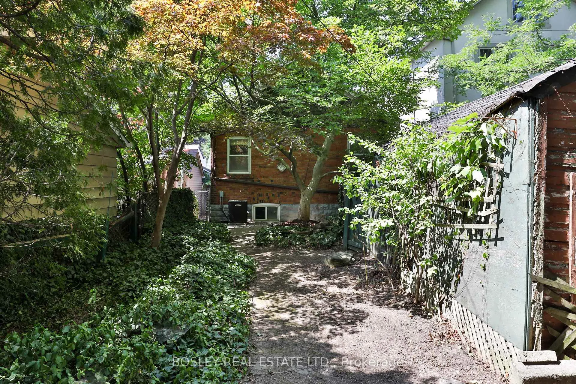 Photo 20 of 15 Whitewood Road, Toronto, Mount Pleasant East — HOMEH