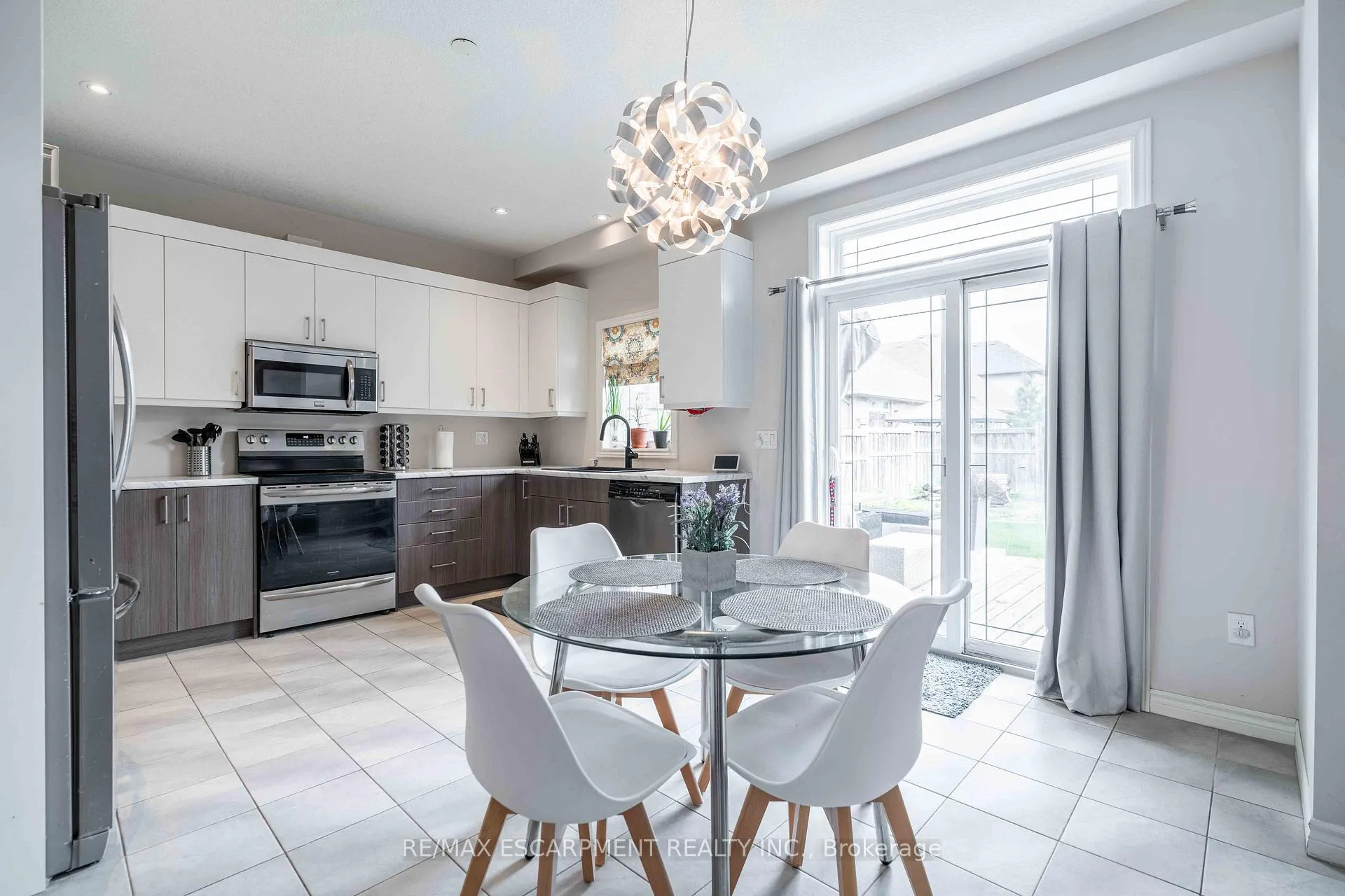 Photo 9 of 27 Purnell Drive, Hamilton, Gilbert — HOMEH
