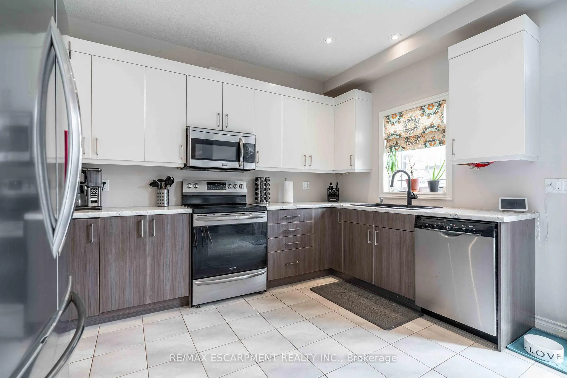 Photo 10 of 27 Purnell Drive, Hamilton, Gilbert — HOMEH