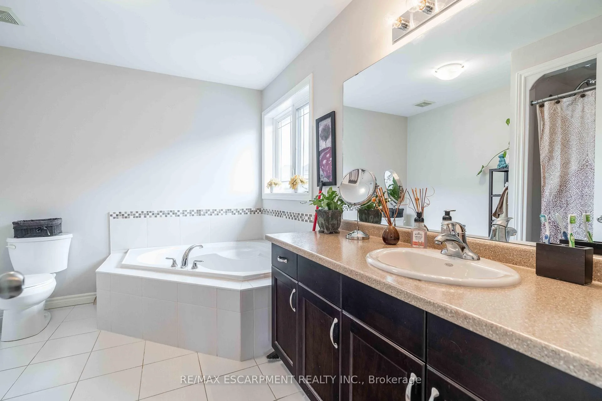 Photo 18 of 27 Purnell Drive, Hamilton, Gilbert — HOMEH