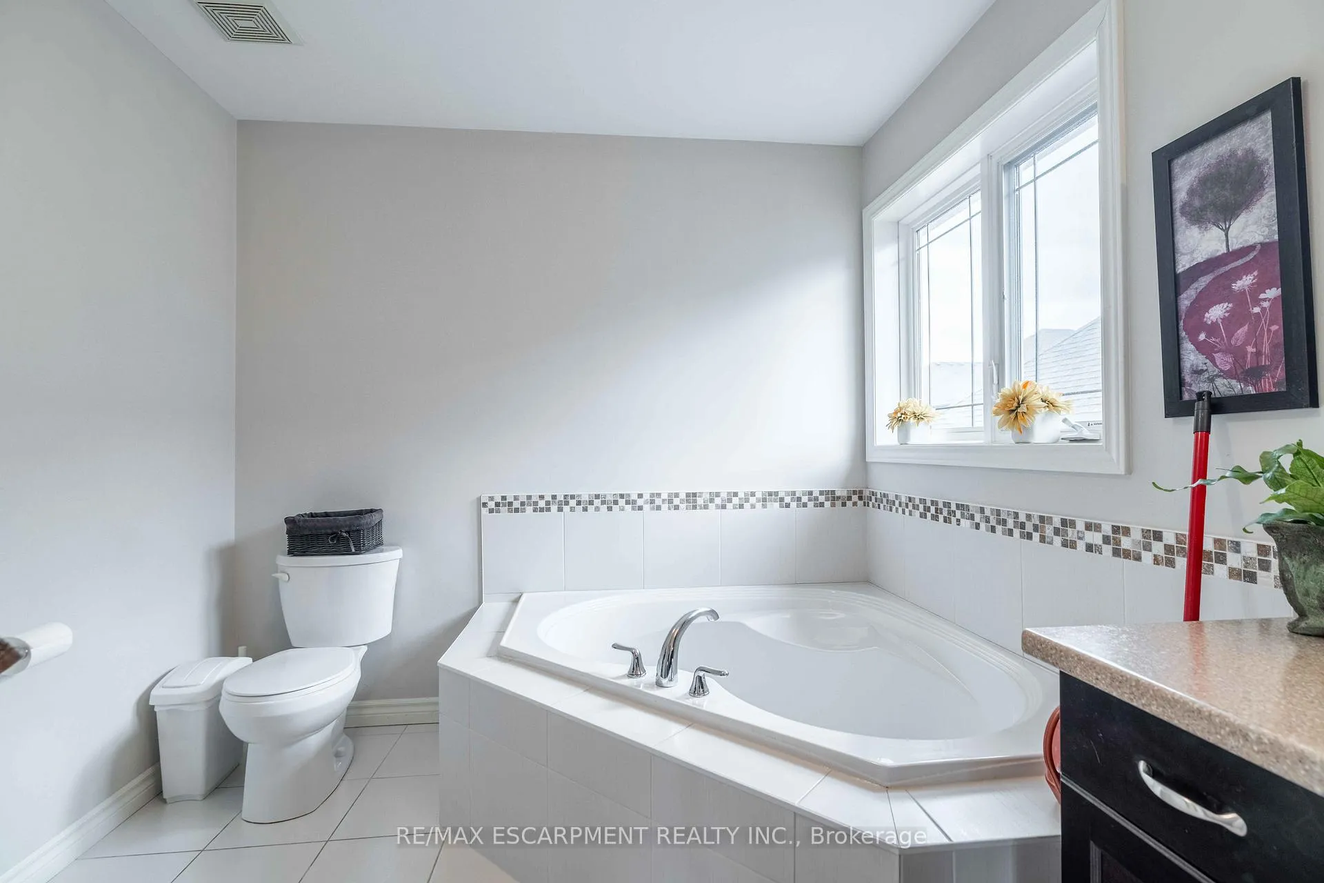 Photo 19 of 27 Purnell Drive, Hamilton, Gilbert — HOMEH