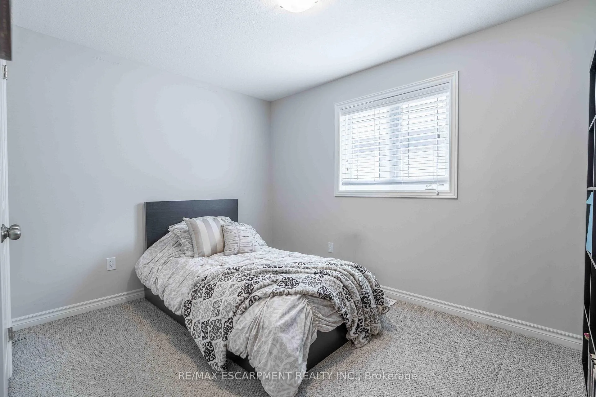 Photo 25 of 27 Purnell Drive, Hamilton, Gilbert — HOMEH