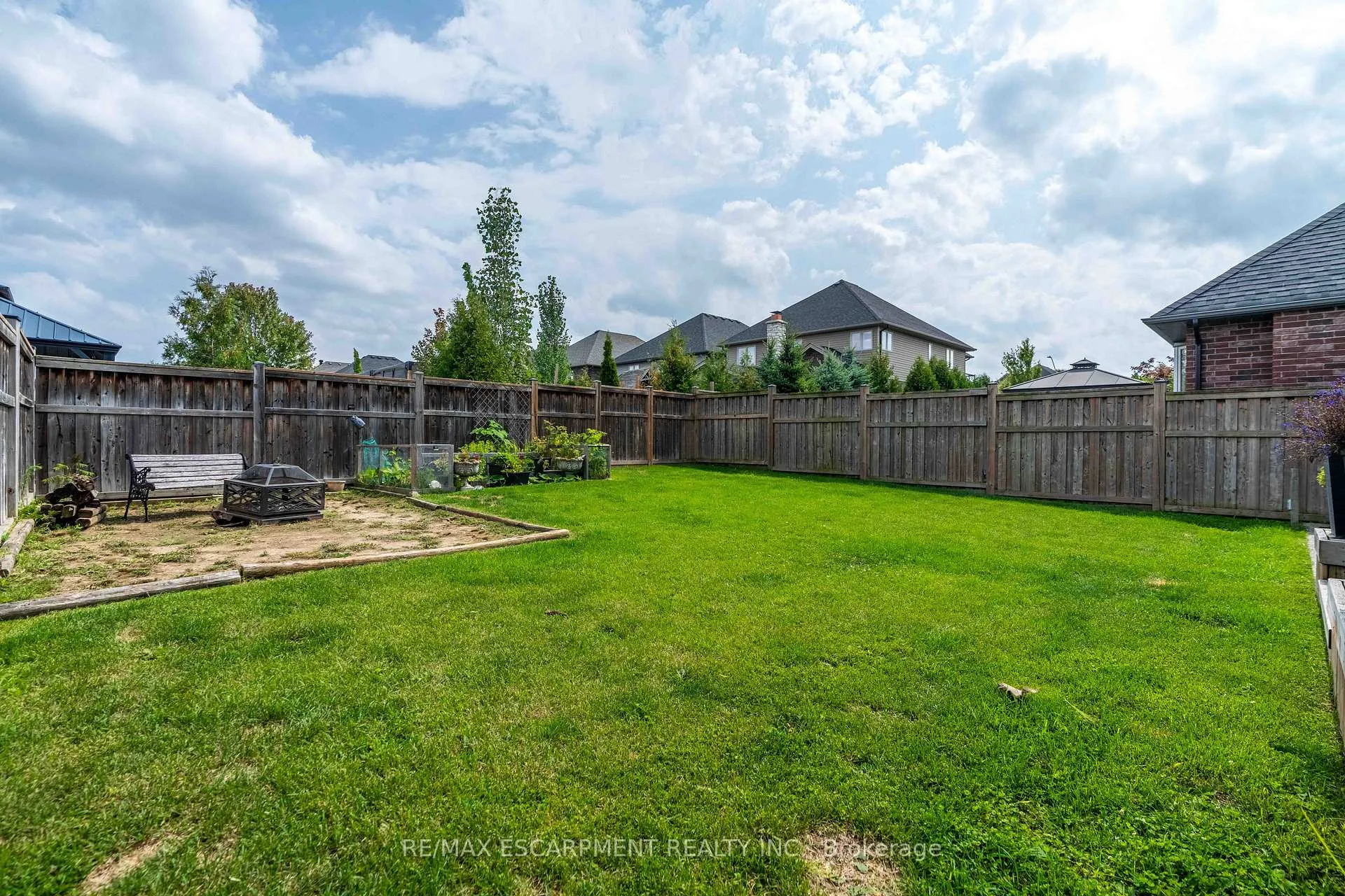 Photo 30 of 27 Purnell Drive, Hamilton, Gilbert — HOMEH