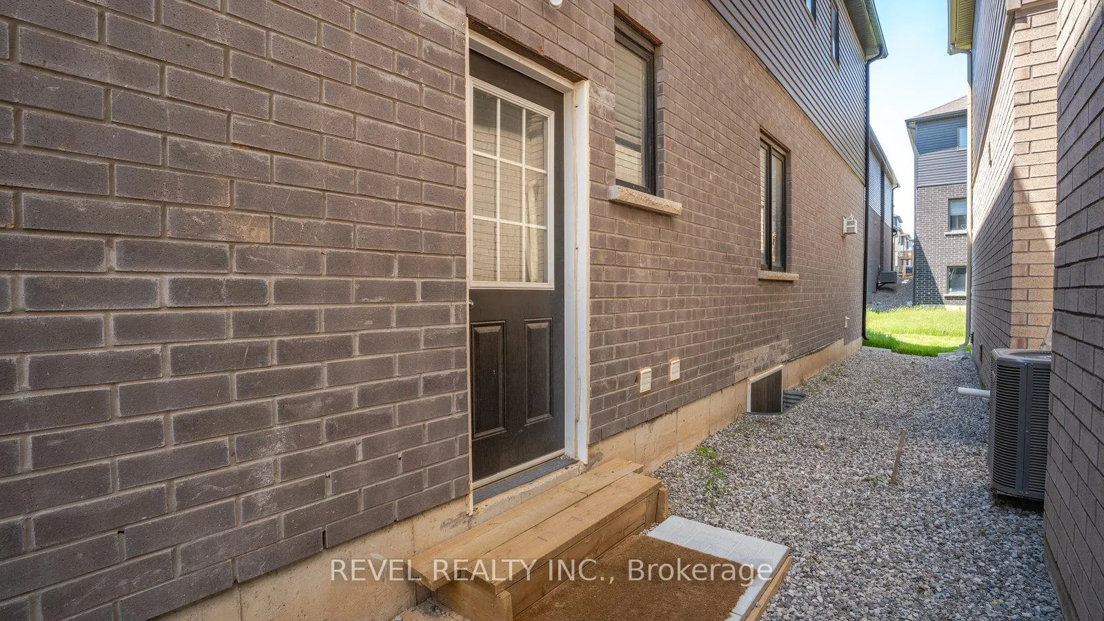 Photo 25 of 55 Hitchman Street, Brant, Paris — HOMEH