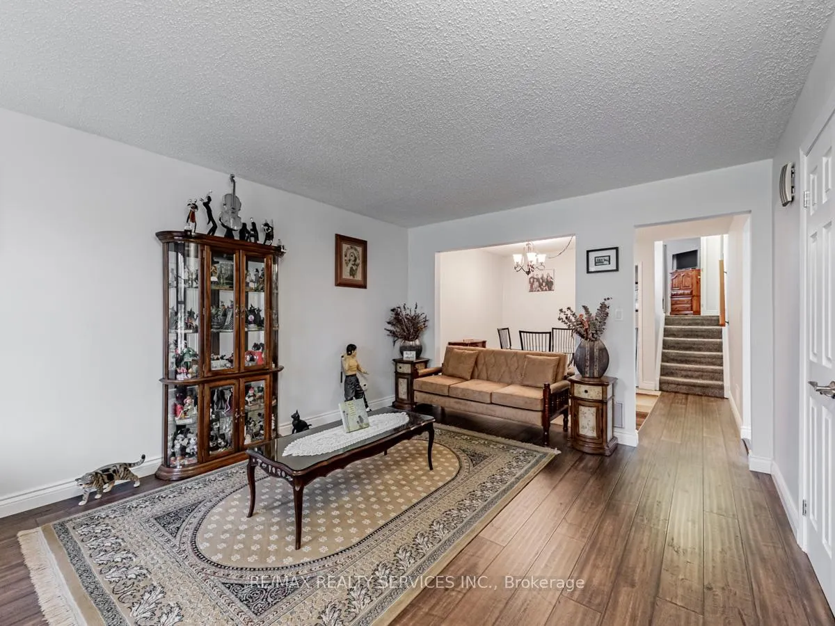Photo 4 of 410 Sunset Boulevard, Clarington, Newcastle — HOMEH