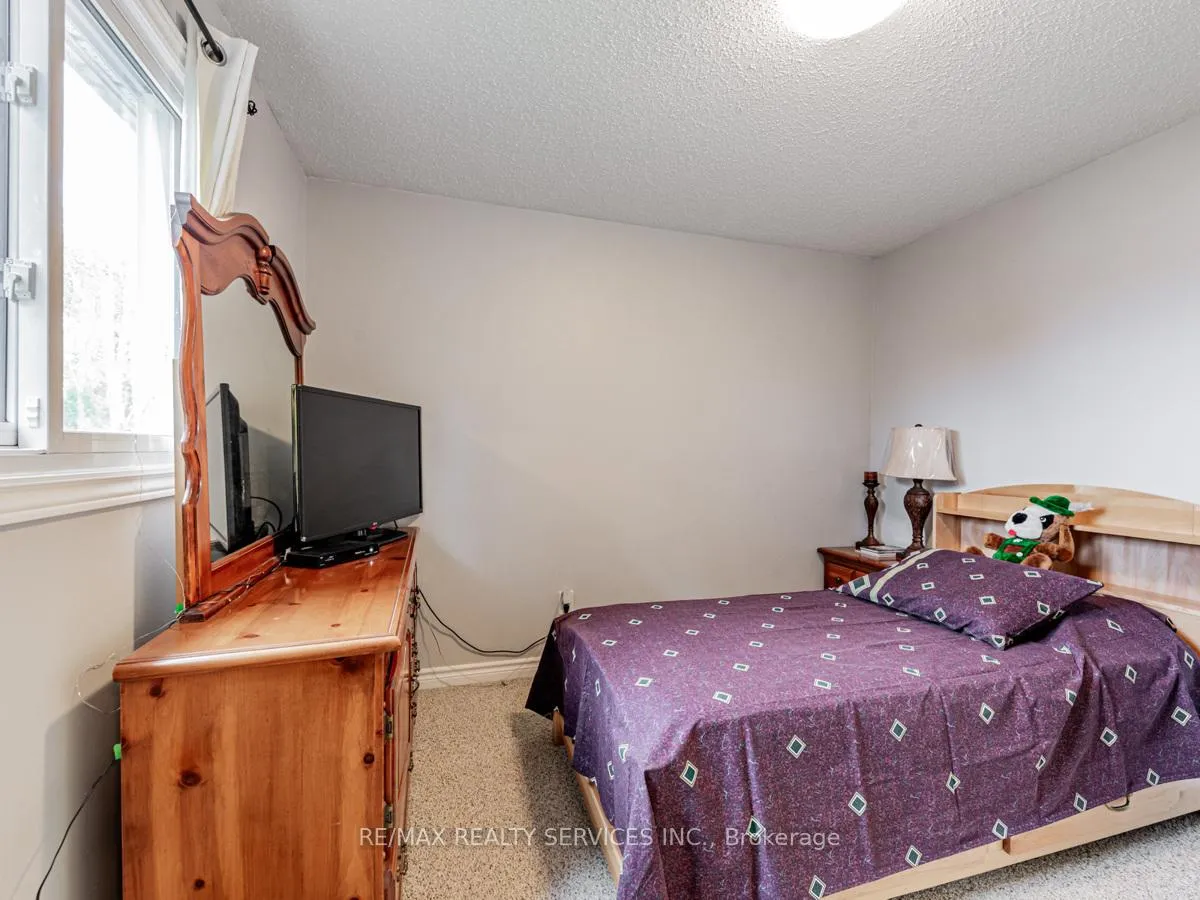 Photo 13 of 410 Sunset Boulevard, Clarington, Newcastle — HOMEH
