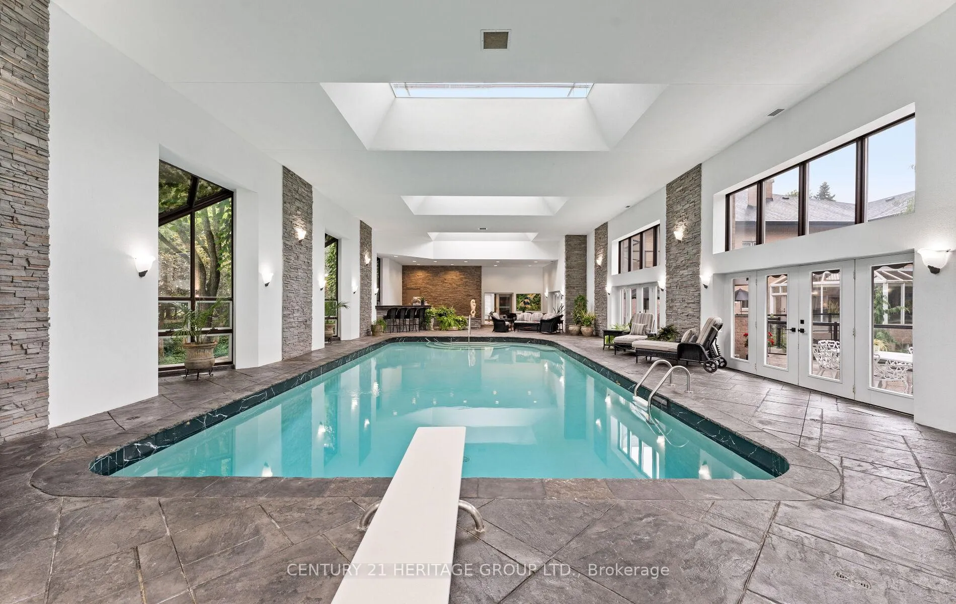 Photo 1 of 150 Collard Drive, King, King City — HOMEH