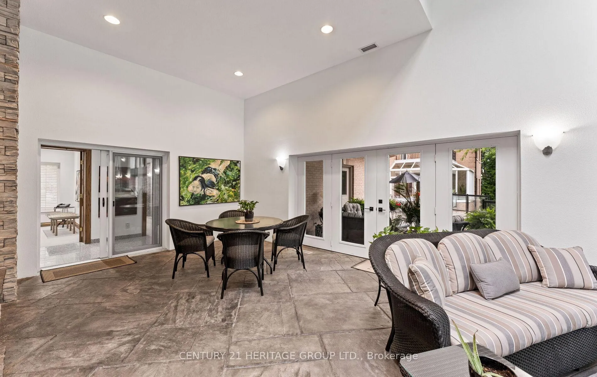 Photo 15 of 150 Collard Drive, King, King City — HOMEH