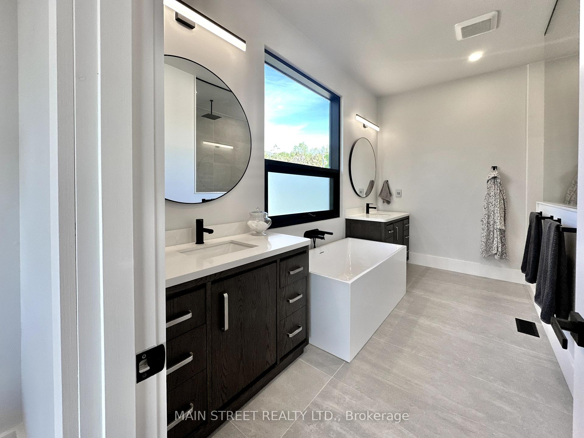Photo 39 of 391 Codrington Street, Barrie, Codrington — HOMEH