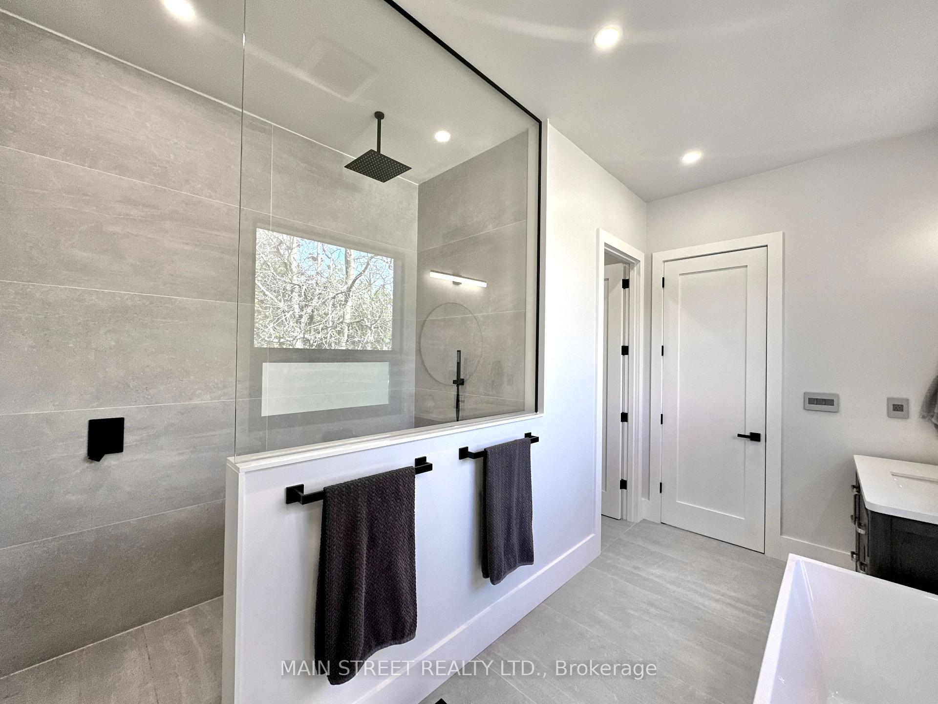 Photo 40 of 391 Codrington Street, Barrie, Codrington — HOMEH