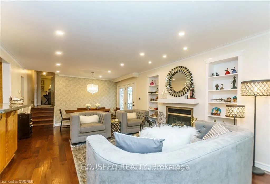 Photo 2 of 2487 Wyatt Street, Oakville, West — HOMEH