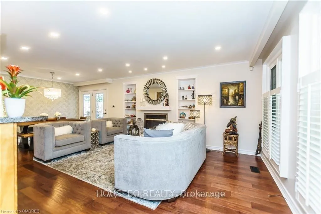 Photo 3 of 2487 Wyatt Street, Oakville, West — HOMEH