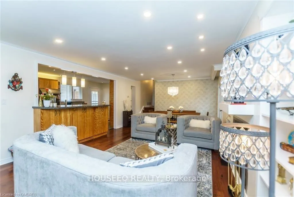 Photo 5 of 2487 Wyatt Street, Oakville, West — HOMEH