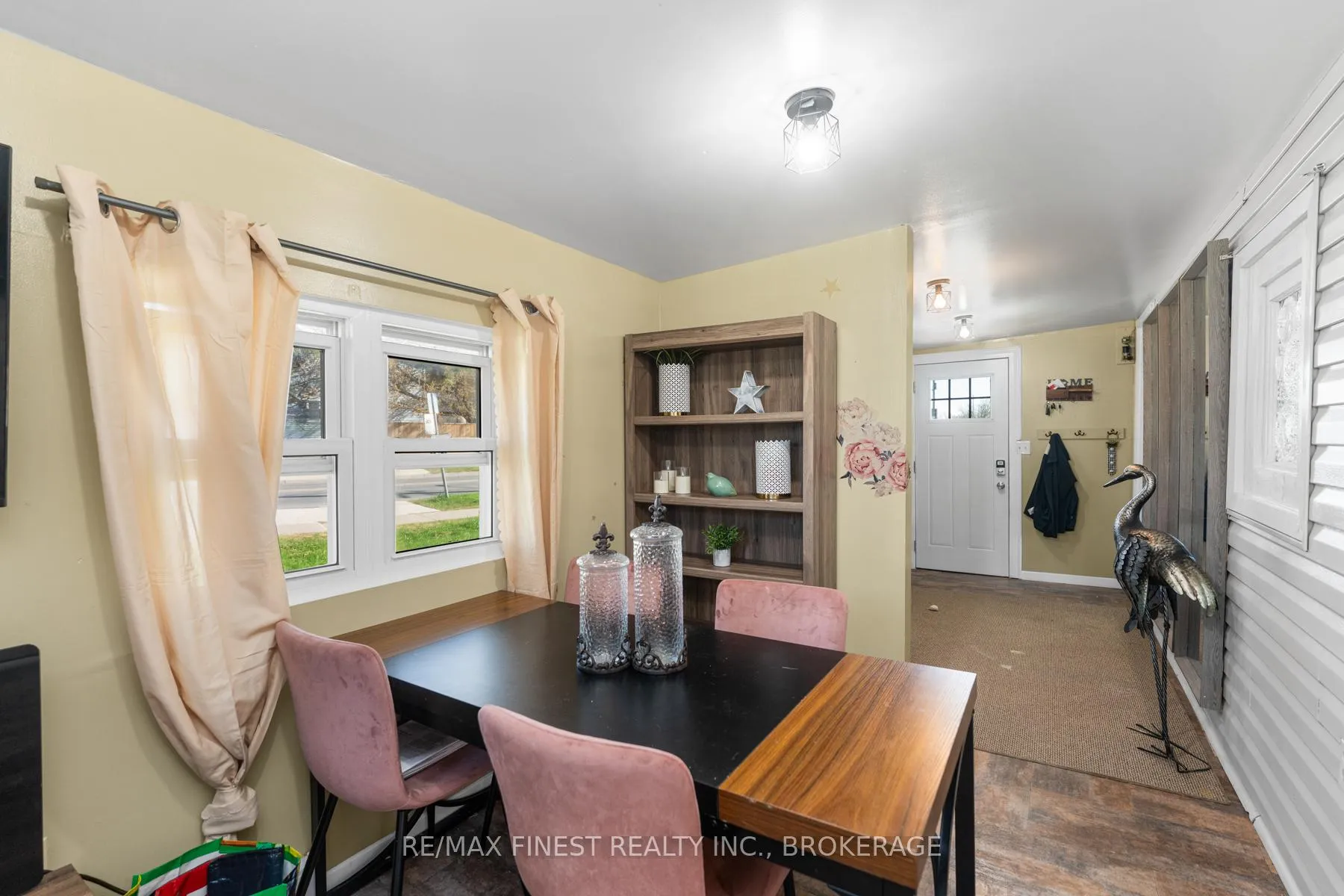 Photo 6 of 7 Clubhouse Drive, Kingston, Rideau — HOMEH
