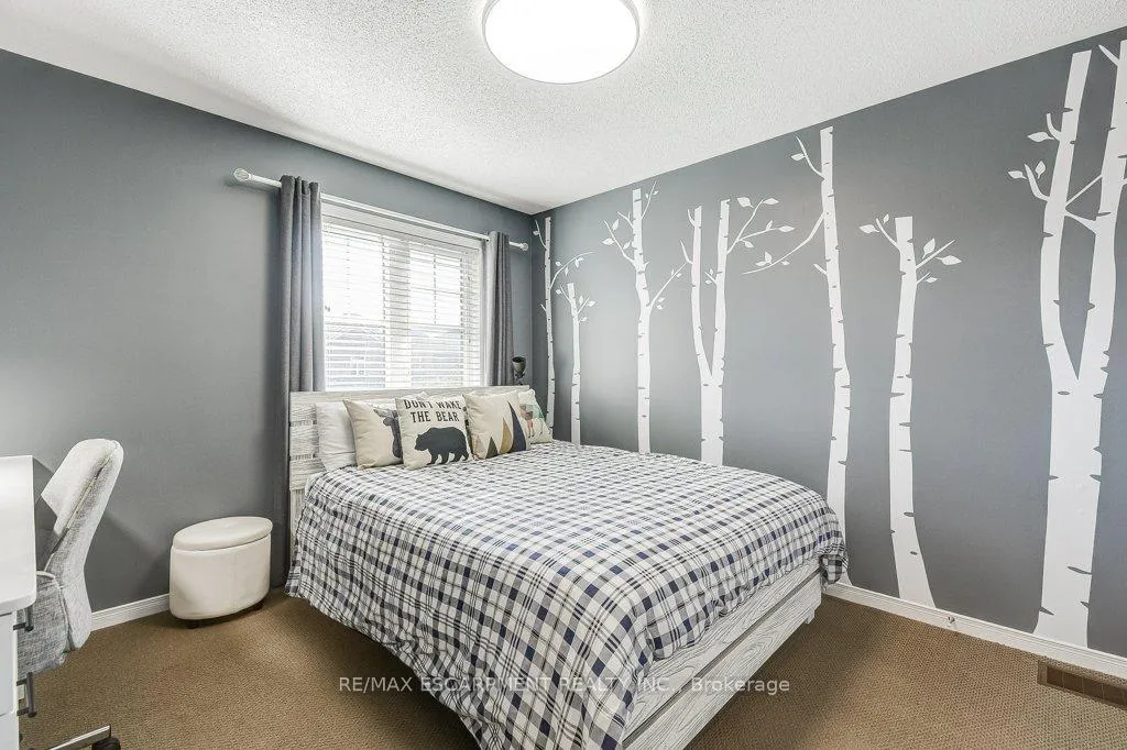 Photo 16 of 45 Cathedral Street, Hamilton, Waterdown — HOMEH