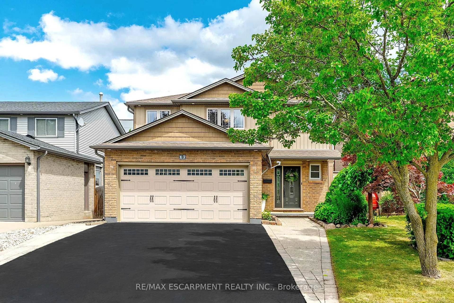 Photo 1 of 17 Tami Crescent, Grimsby, Grimsby West — HOMEH