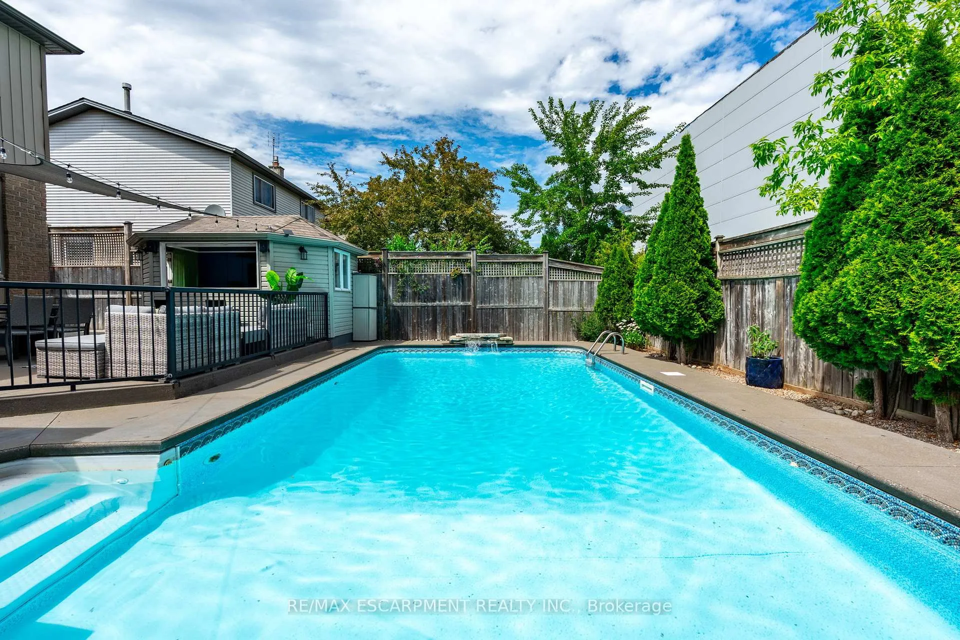 Photo 6 of 17 Tami Crescent, Grimsby, Grimsby West — HOMEH