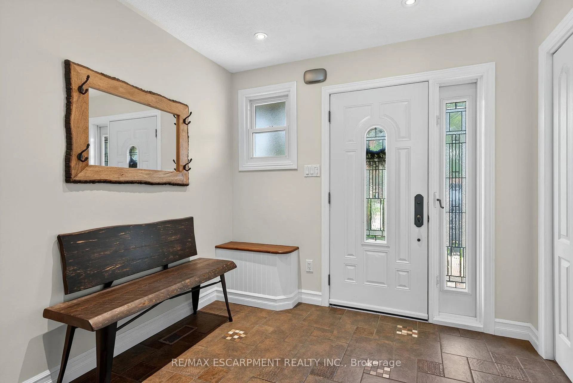 Photo 16 of 17 Tami Crescent, Grimsby, Grimsby West — HOMEH